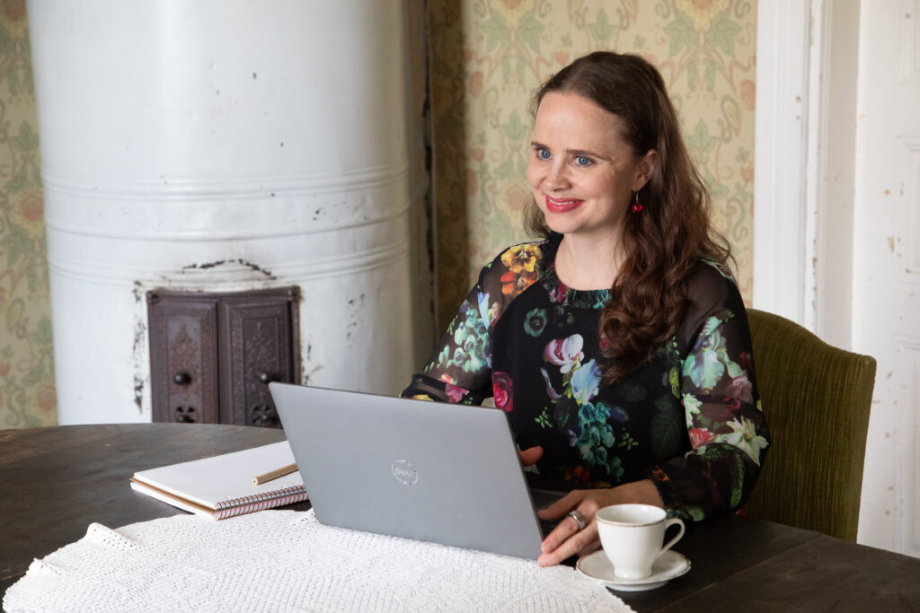 Hennamari ratkaisukeskeinen valmennus